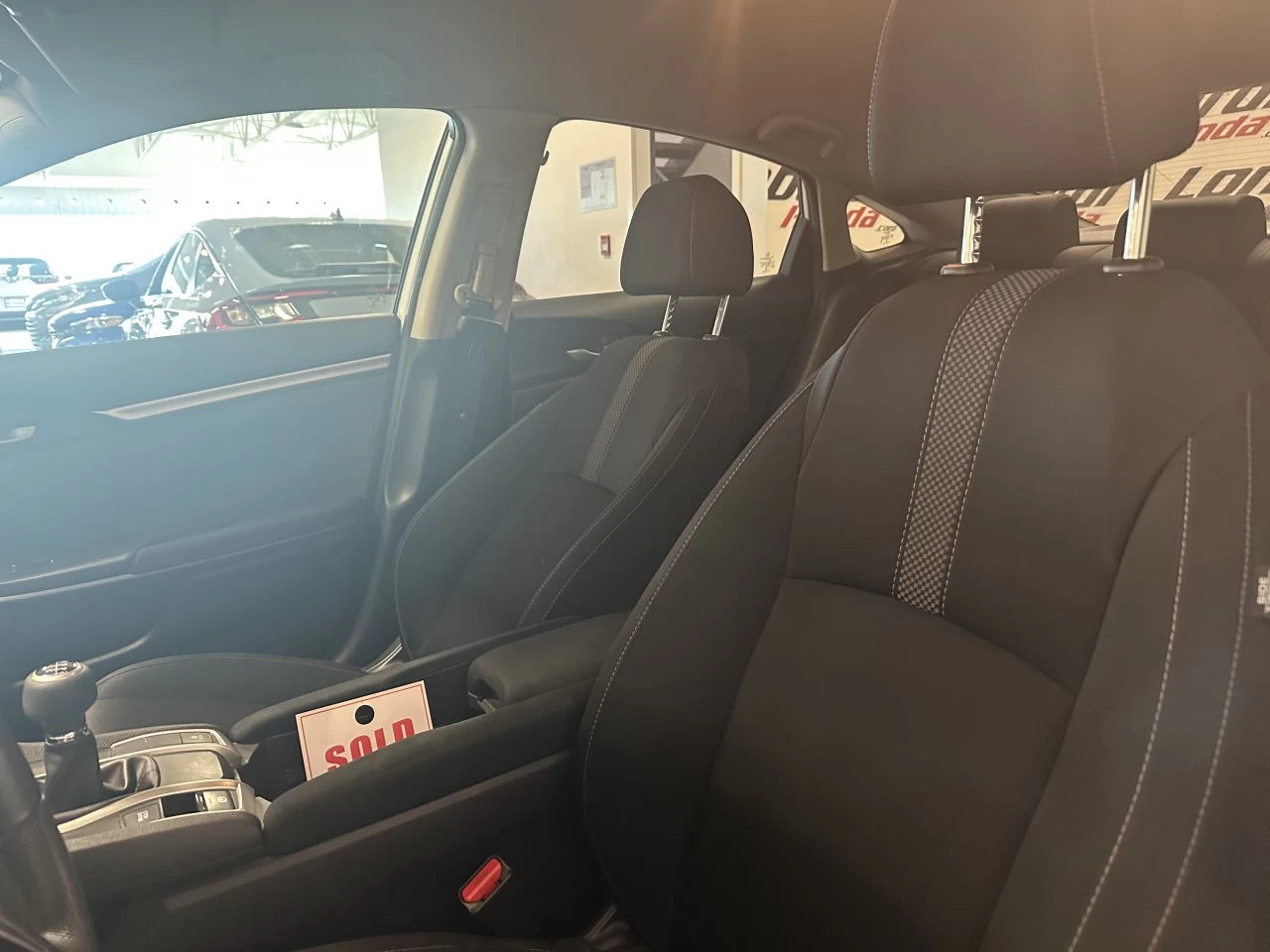 2020 Honda Civic
                                                    LX Image principale