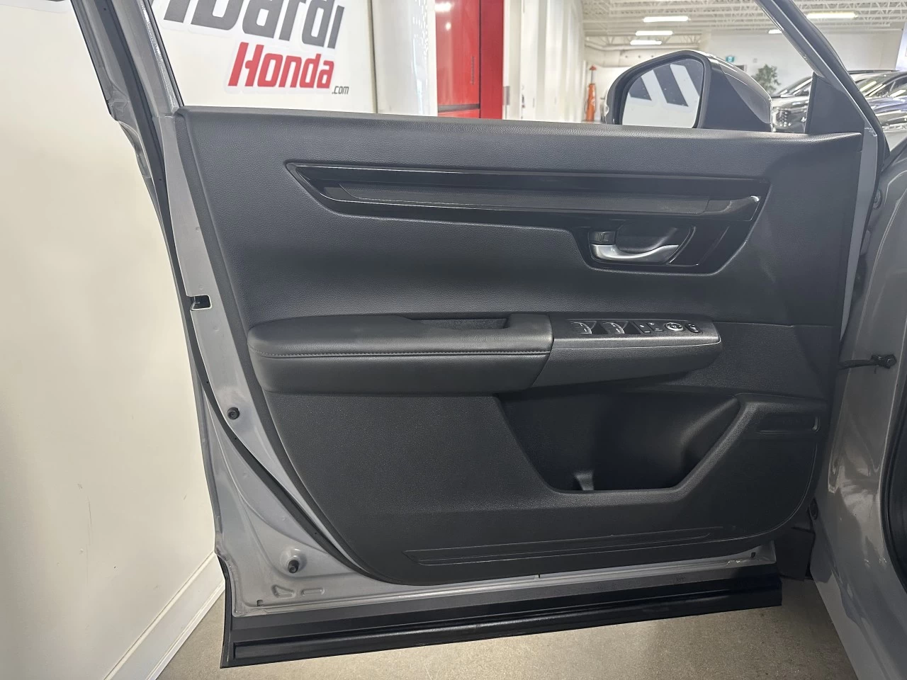 2023 Honda CR-V
                                                    Sport/Sport-B Image principale
