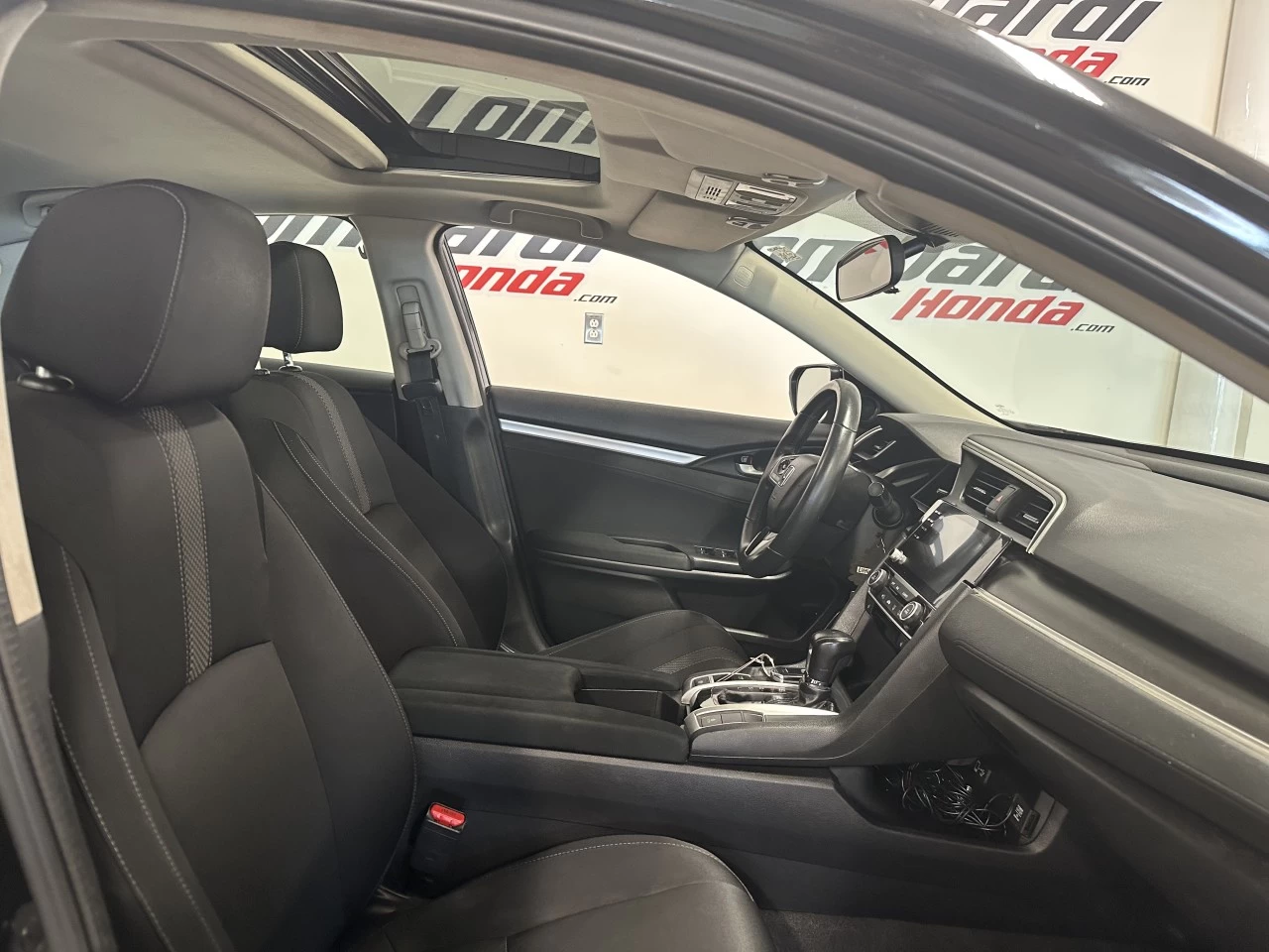 2021 Honda Civic
                                                    EX Image principale