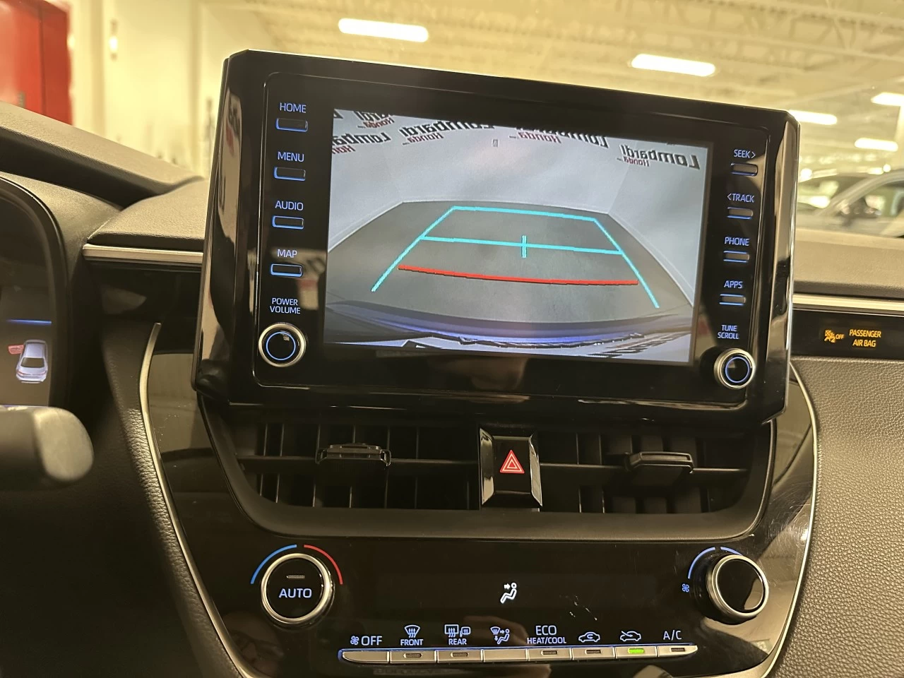 2022 Toyota Corolla
                                                    LE Main Image