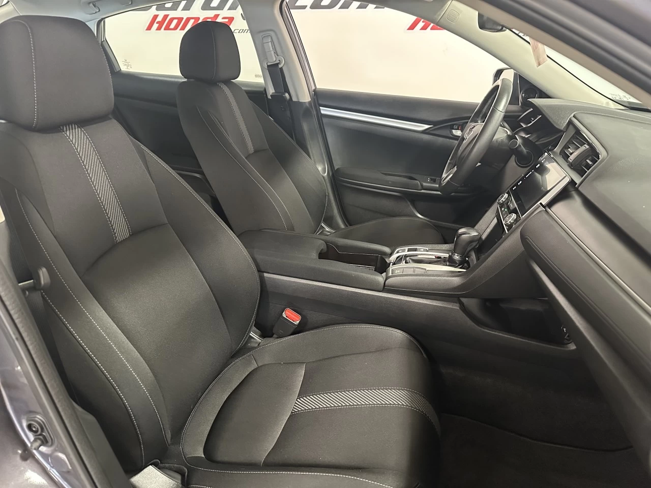 2018 Honda Civic SE https://www.lombardihonda.com/resize/b990ff35b810a3abc0cc817b2ca24889-1