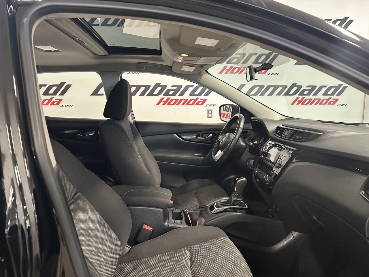 2018 Nissan Qashqai
                                                    SV Main Image