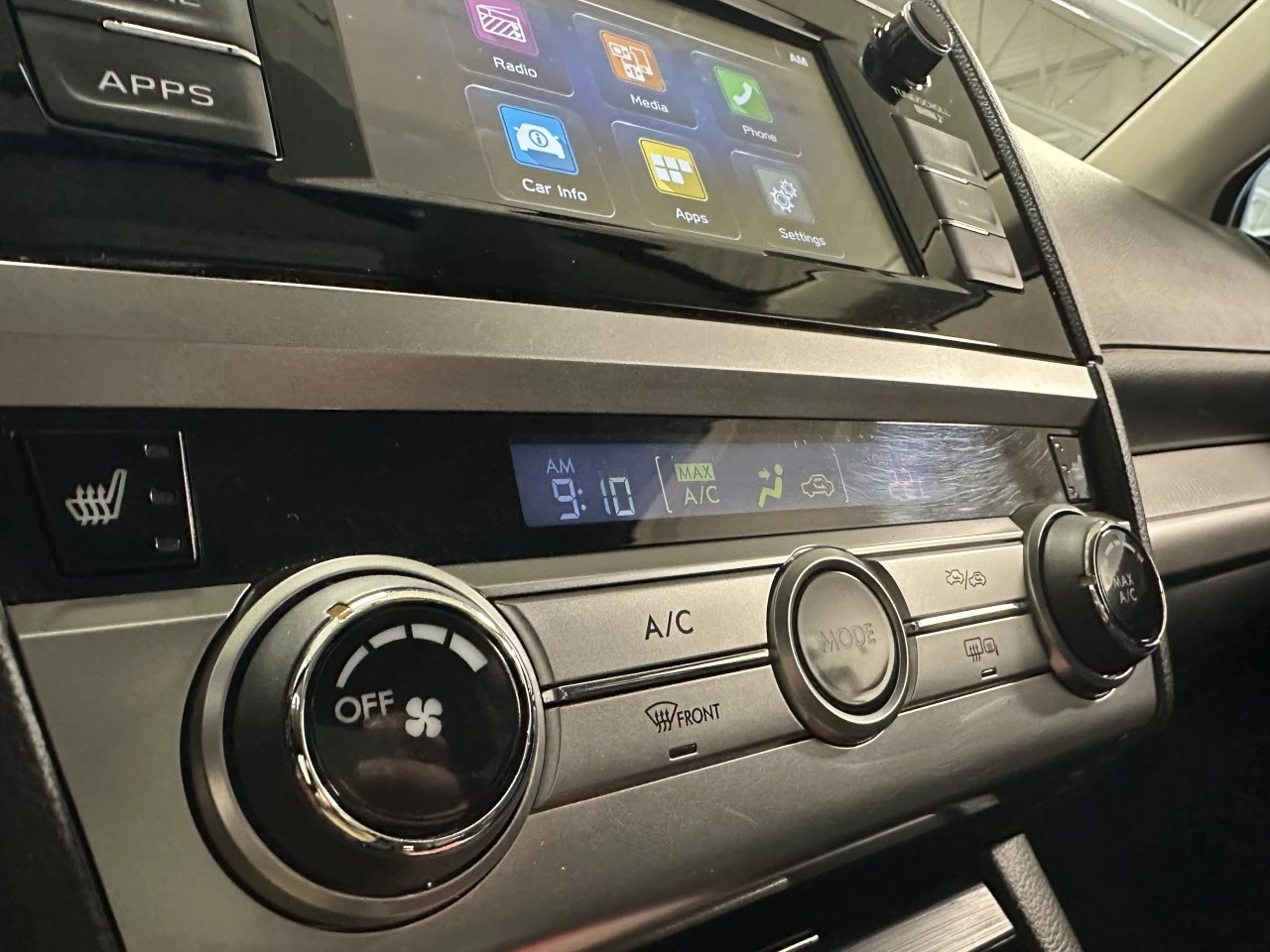2018 Subaru Outback
                                                    2.5i Image principale