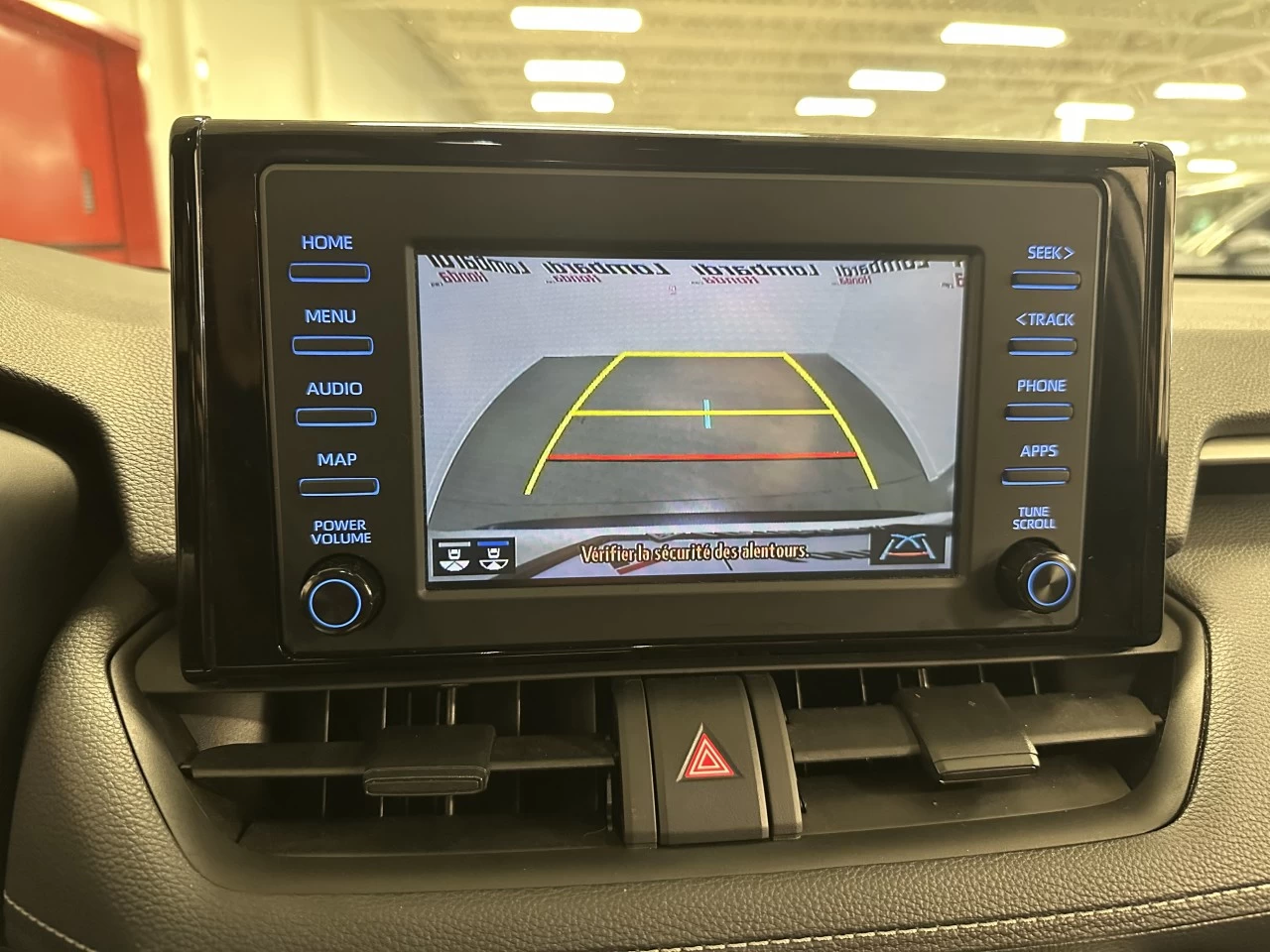 2022 Toyota RAV4 LE Image principale