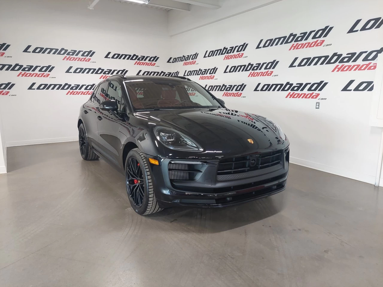 2024 Porsche Macan GTS https://www.lombardihonda.com/resize/b990ff35b810a3abc0cc817b2ca24889-1