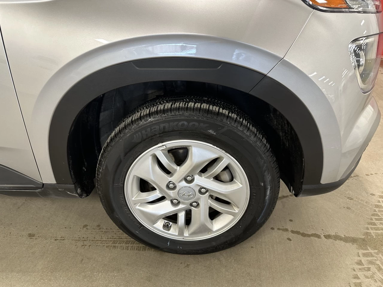 2023 Hyundai Venue Preferred Main Image