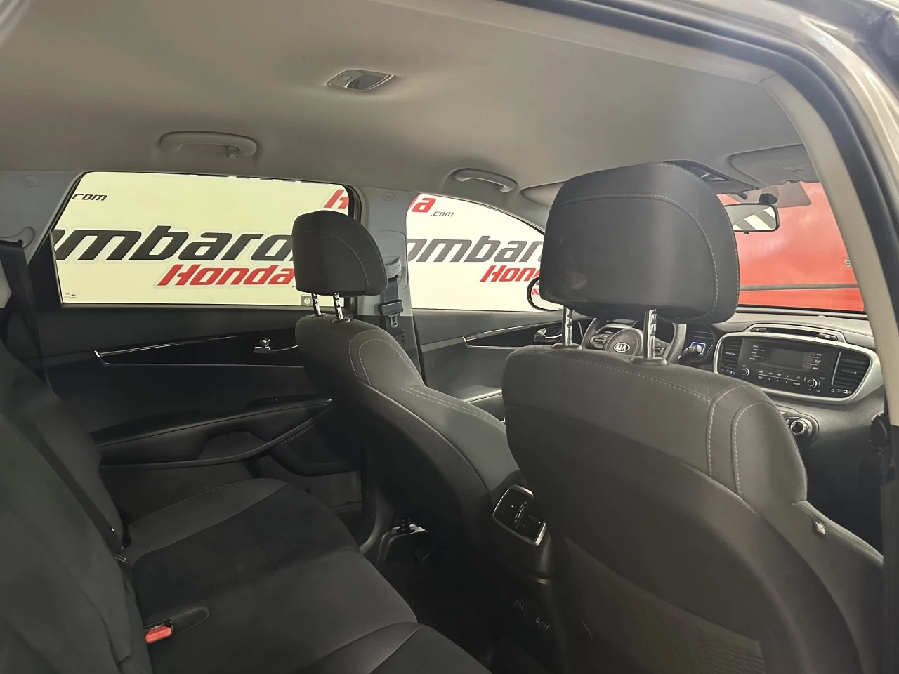 2017 Kia Sorento LX Main Image