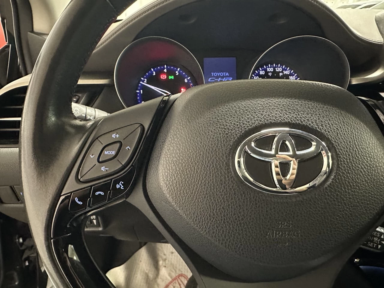 2020 Toyota C-HR XLE Image principale