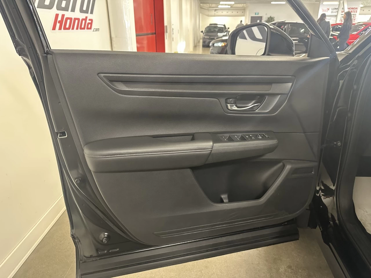 2025 Honda CR-V LX https://www.lombardihonda.com/resize/b990ff35b810a3abc0cc817b2ca24889-1