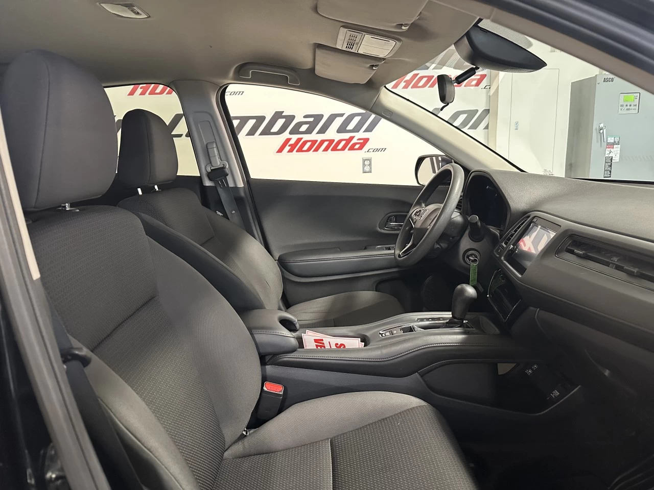 2022 Honda HR-V LX Main Image