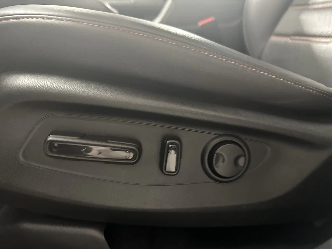 2023 Honda CR-V
                                                    Touring-Hybride Main Image