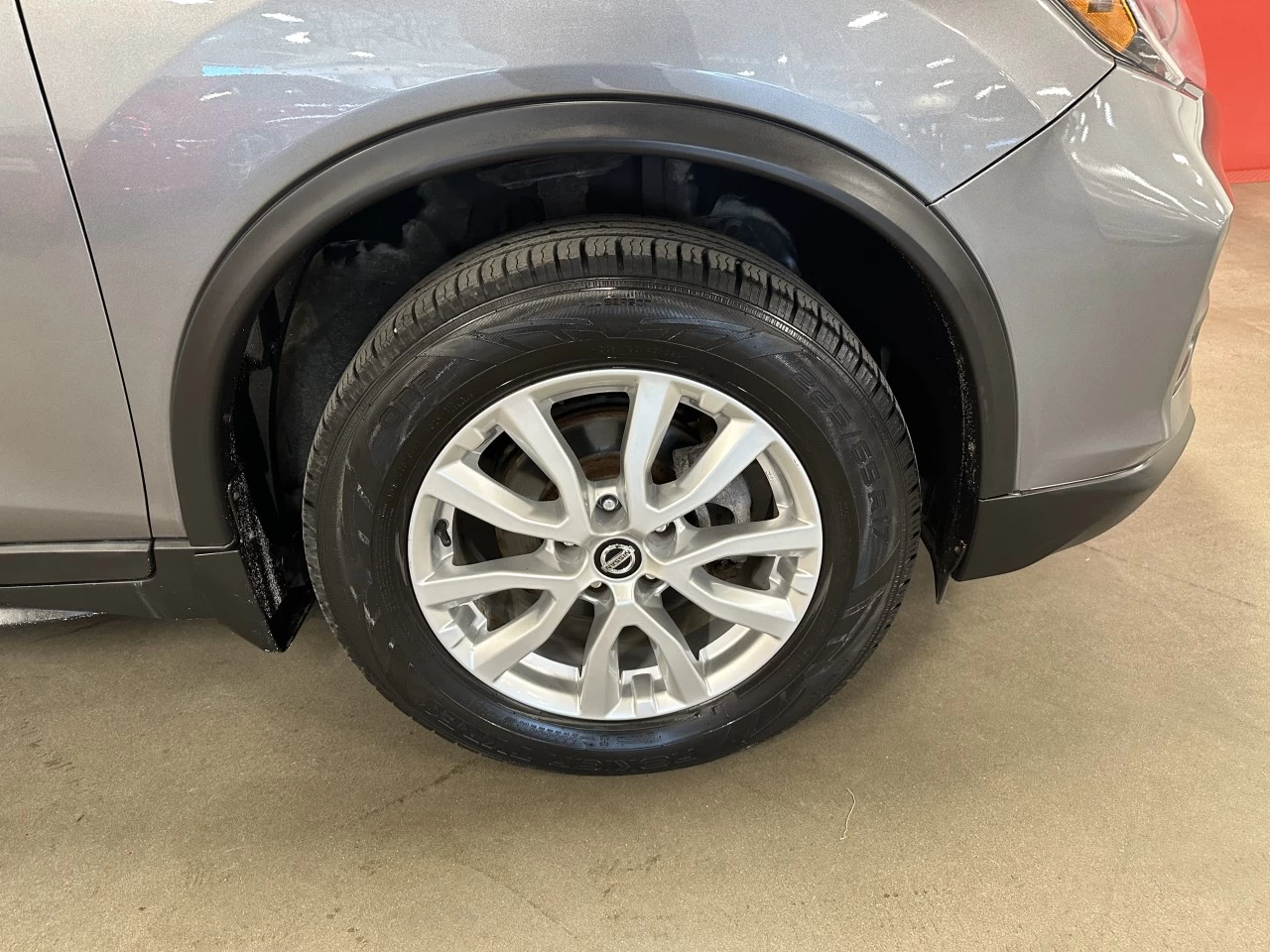 2018 Nissan Rogue SV Image principale