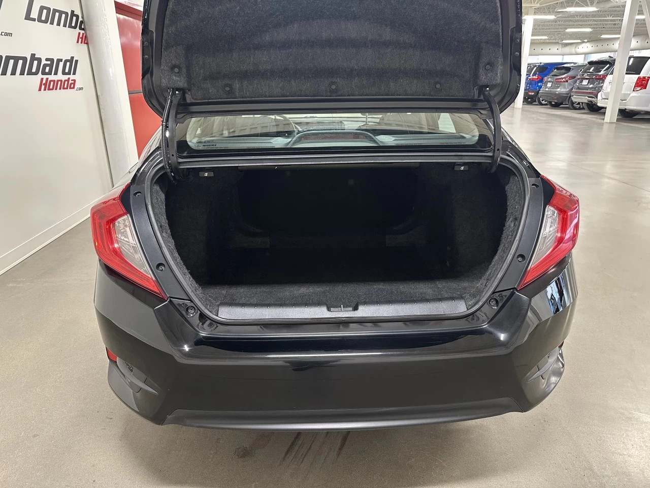 2016 Honda Civic LX Image principale