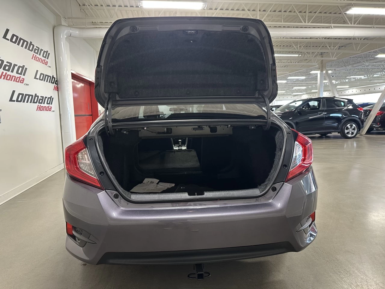2018 Honda Civic
                                                    EX Image principale