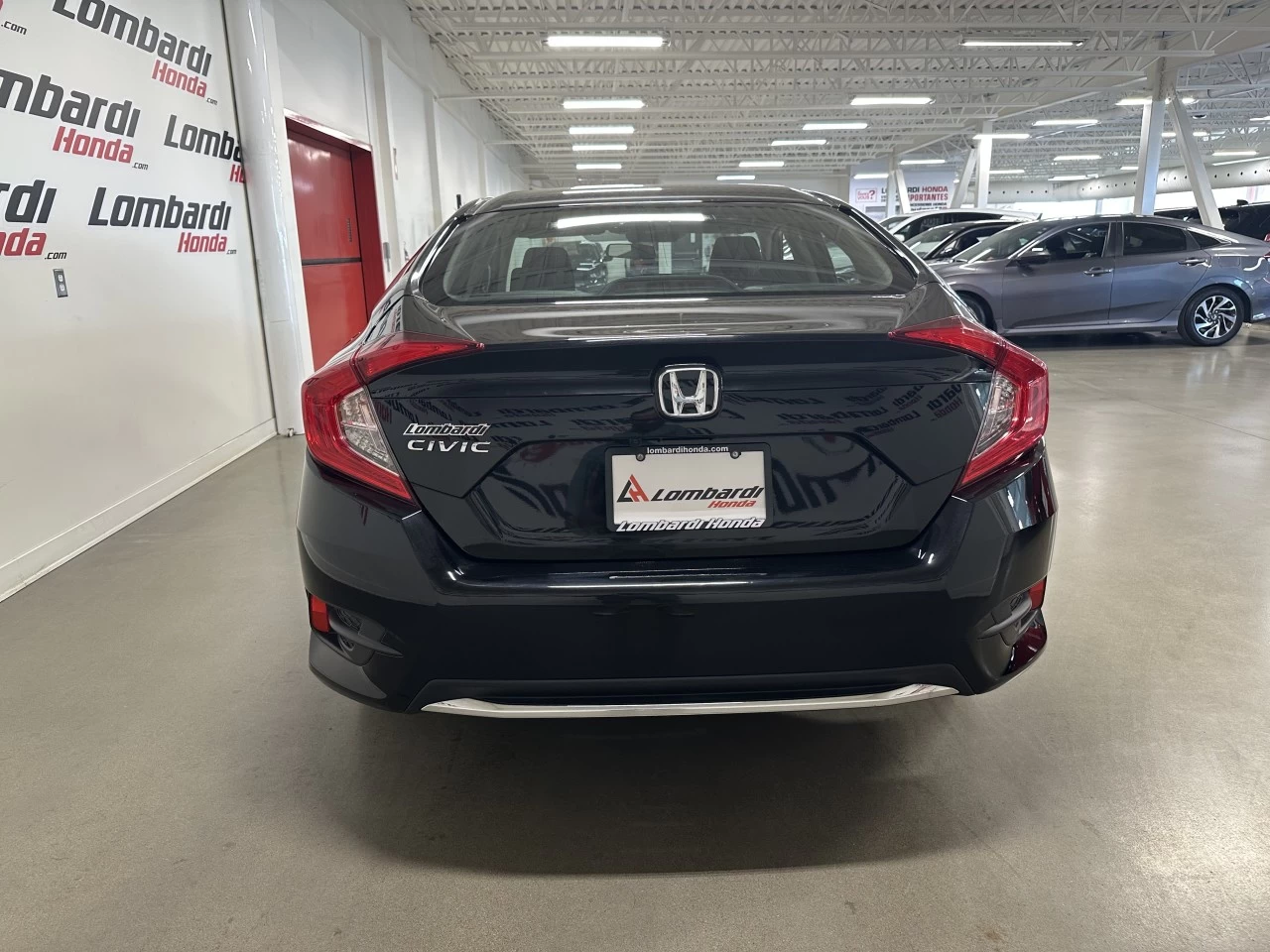 2021 Honda Civic
                                                    EX Main Image