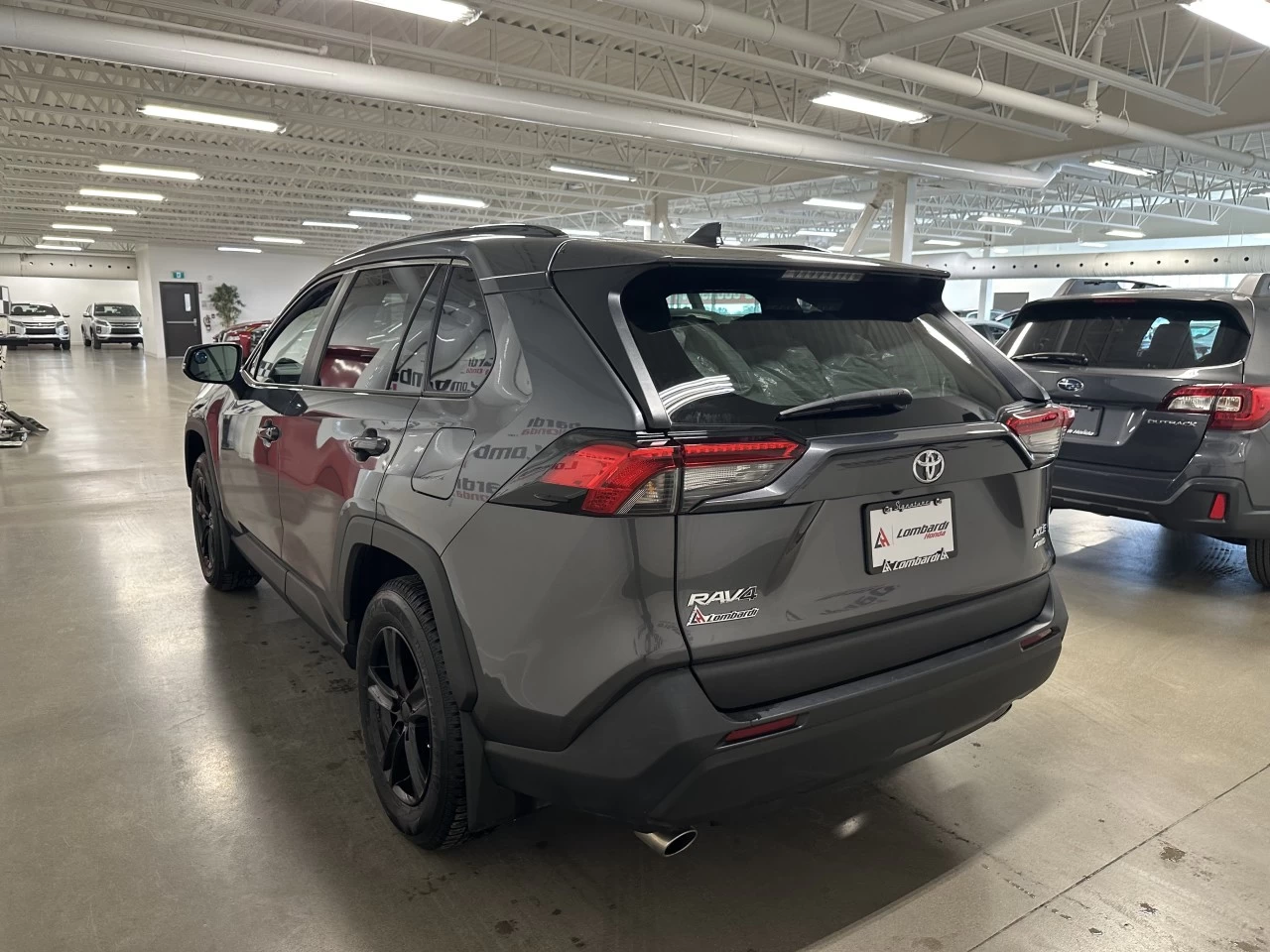 2021 Toyota RAV4 XLE https://www.lombardihonda.com/resize/b990ff35b810a3abc0cc817b2ca24889-1