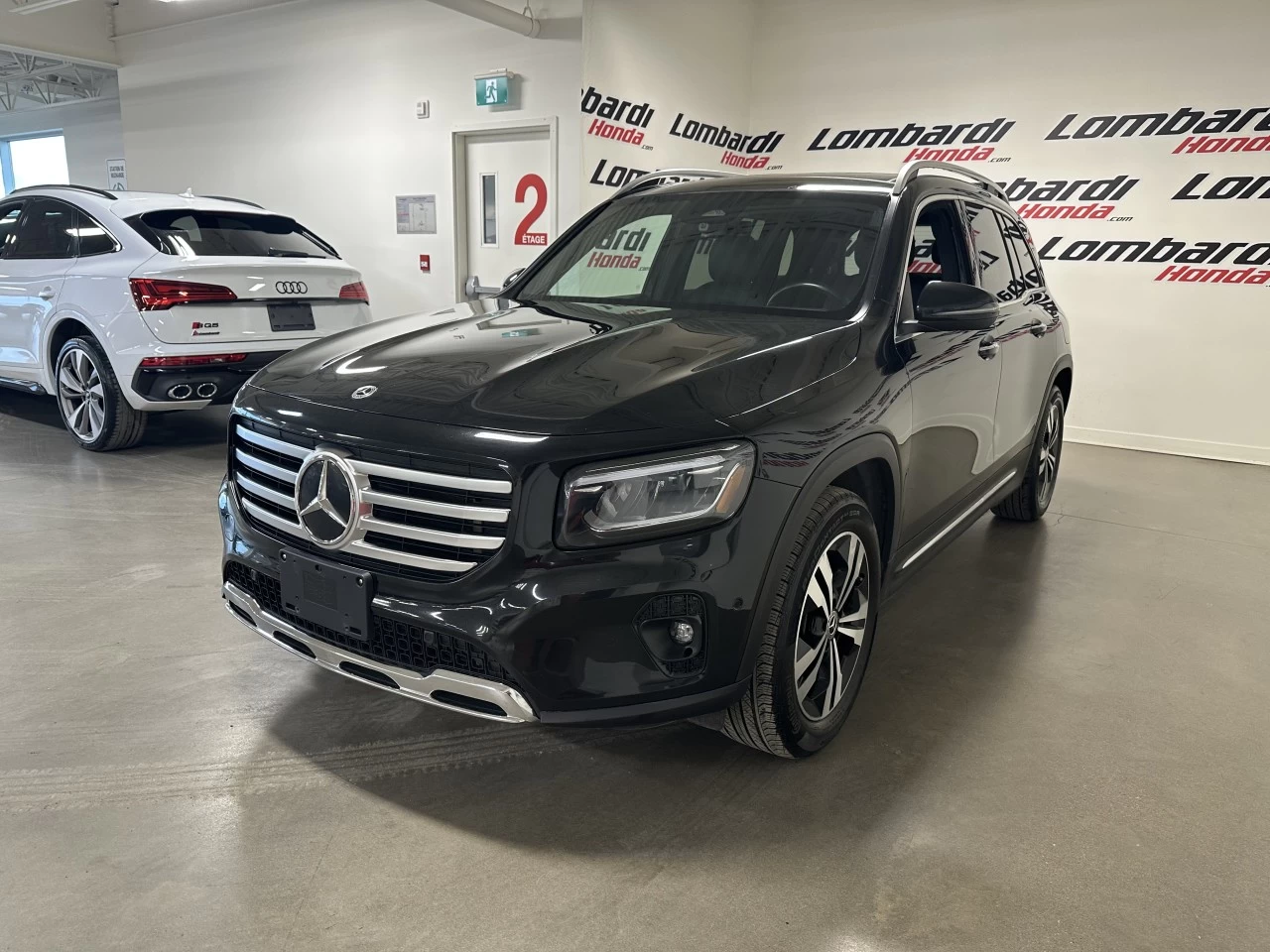 2024 Mercedes-Benz GLB GLB 250 Main Image