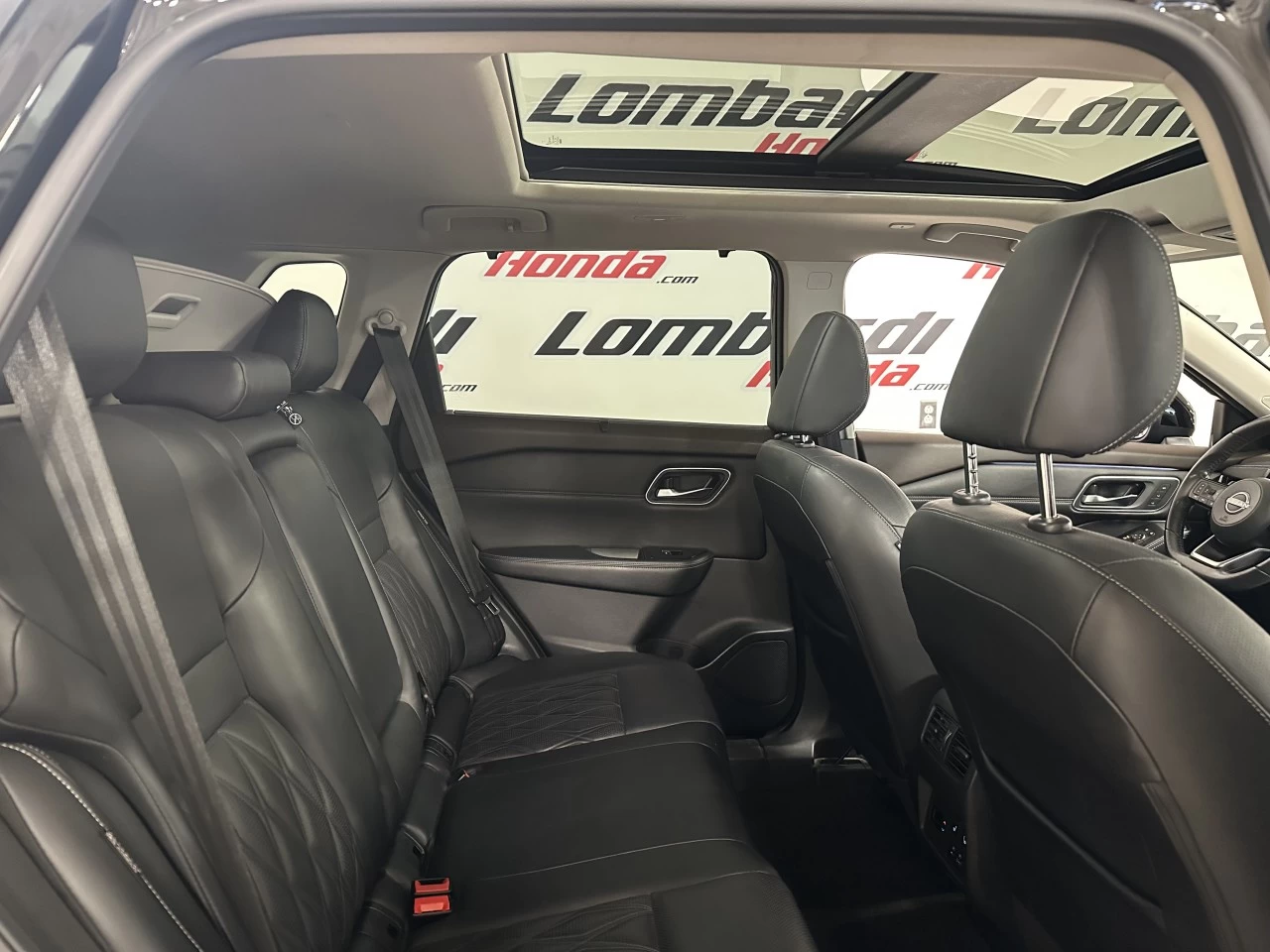 2022 Nissan Rogue Platinum Main Image