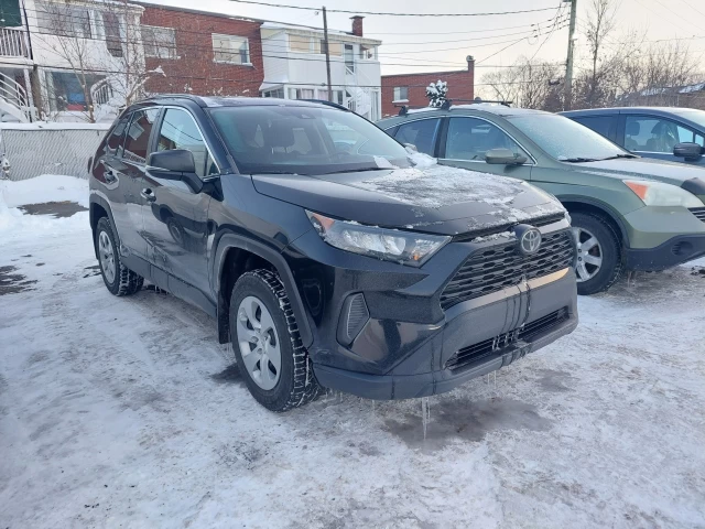 Toyota RAV4 LE 2021