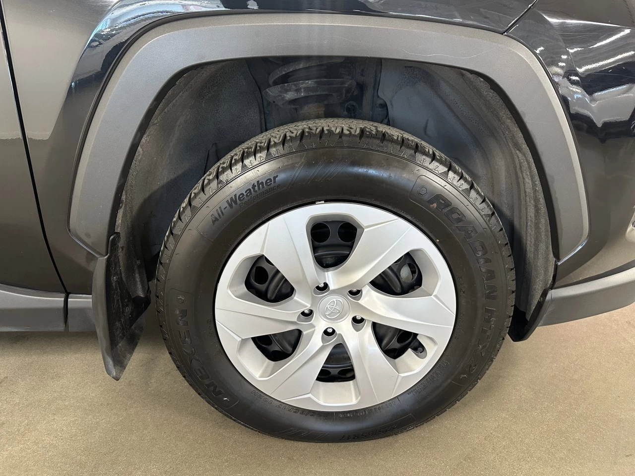 2022 Toyota RAV4 LE Main Image