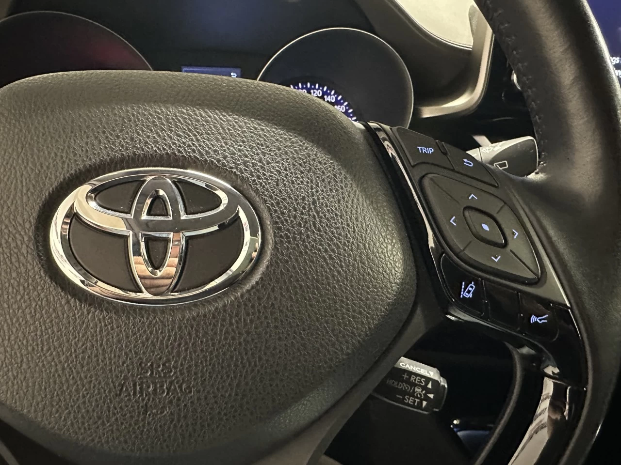 2020 Toyota C-HR XLE Image principale