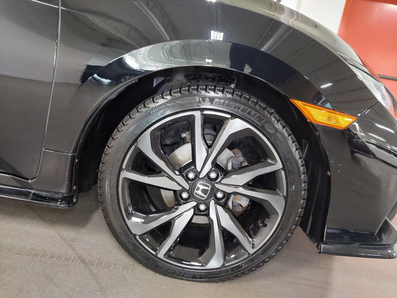2019 Honda Civic
                                                    Sport Main Image