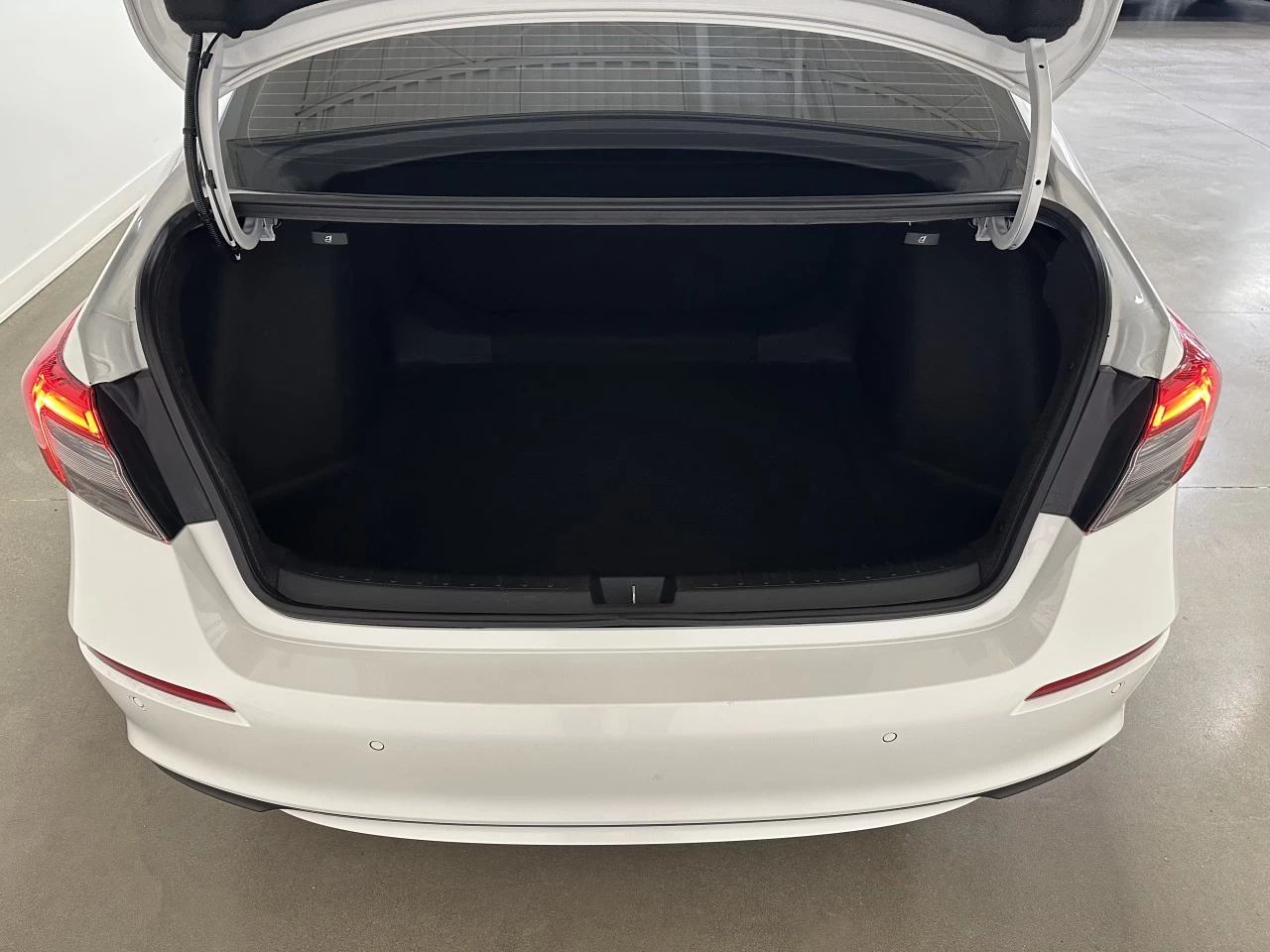 2023 Honda Civic Touring Main Image