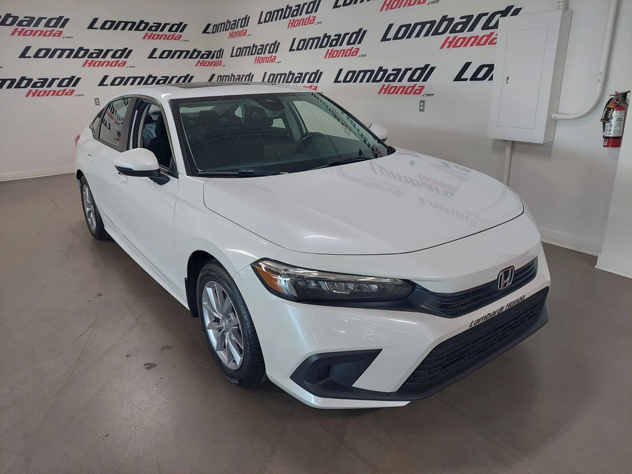 2022 Honda Civic
                                                    EX Main Image