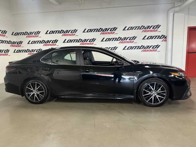 Toyota Camry Hybrid 2023