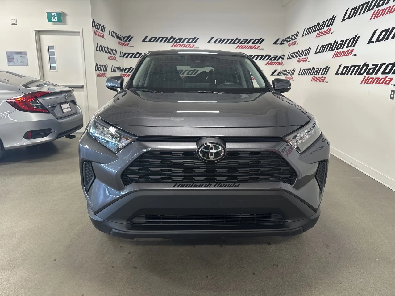 2023 Toyota RAV4
                                                    LE Image principale