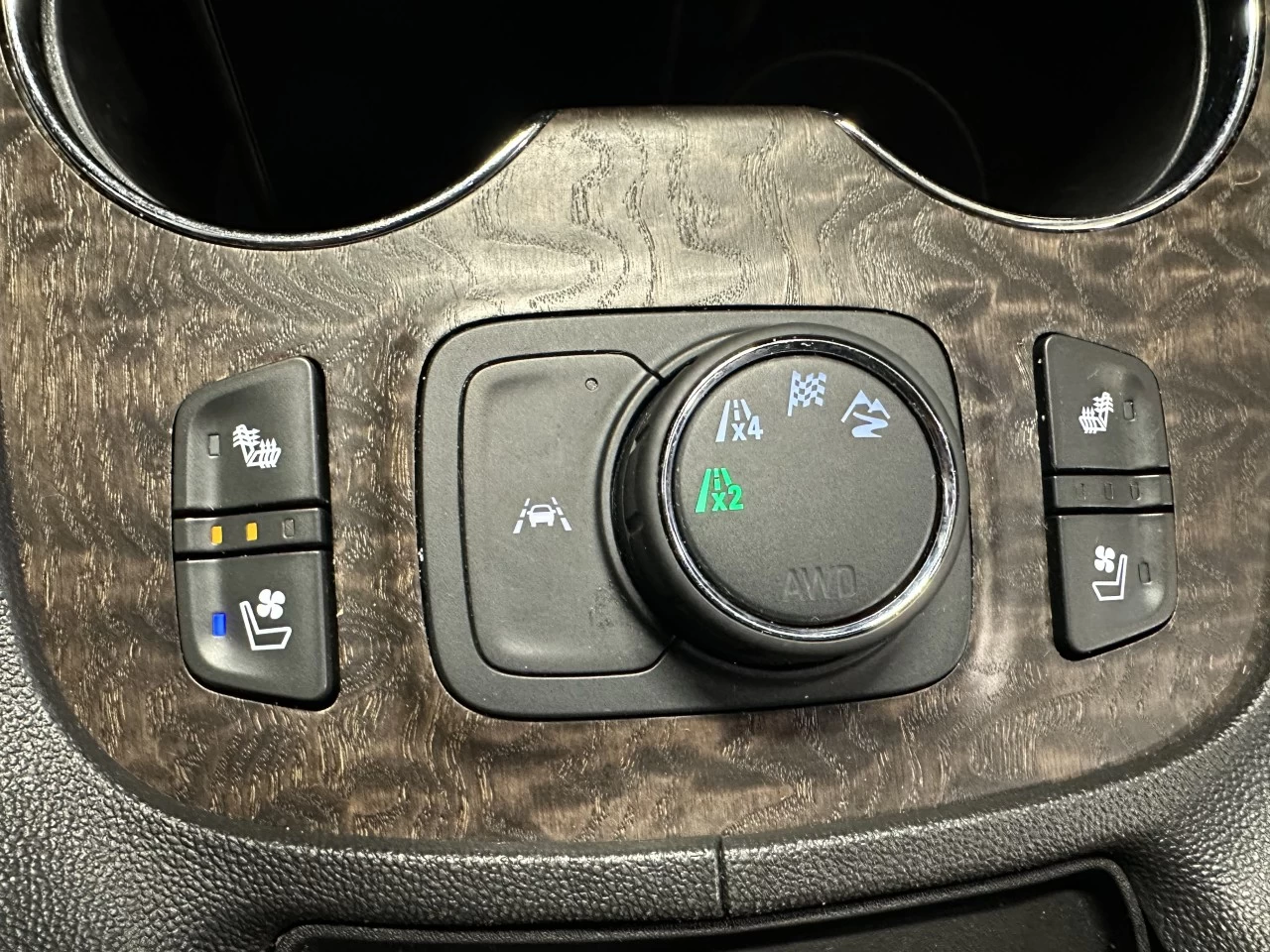 2023 GMC Acadia Denali Image principale