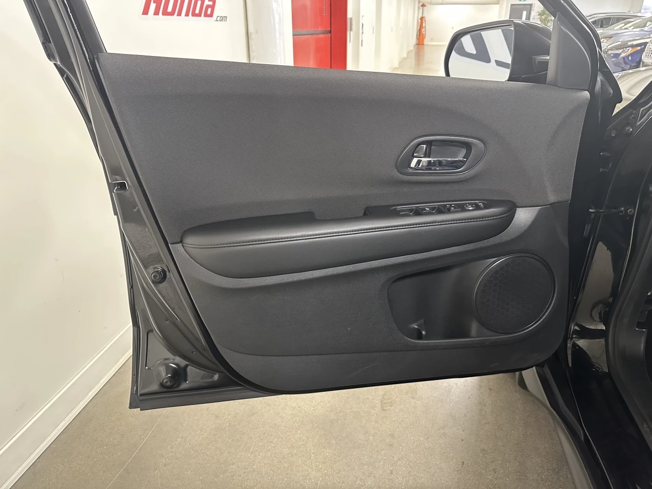 2021 Honda HR-V LX Main Image