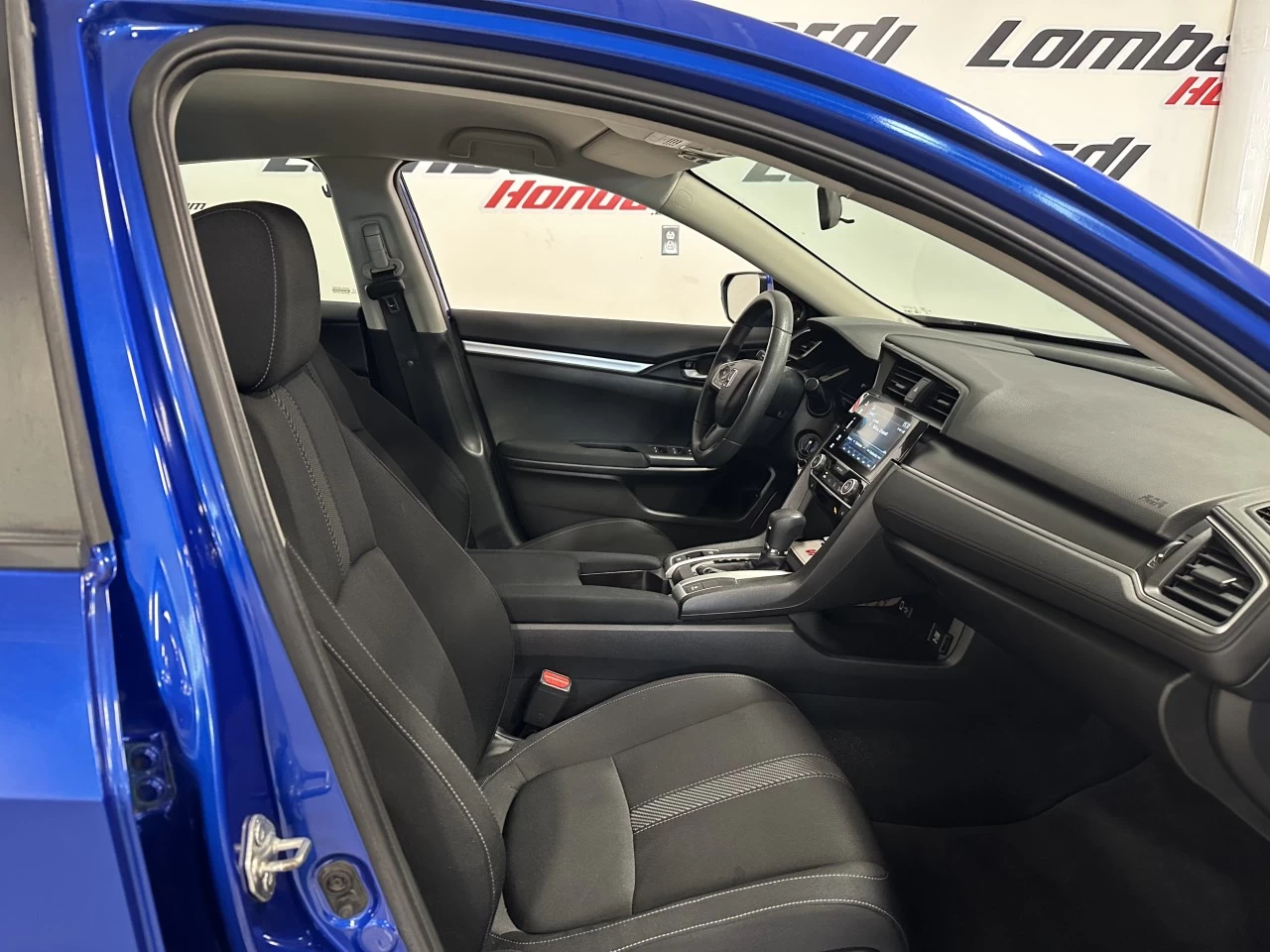 2018 Honda Civic
                                                    LX Image principale