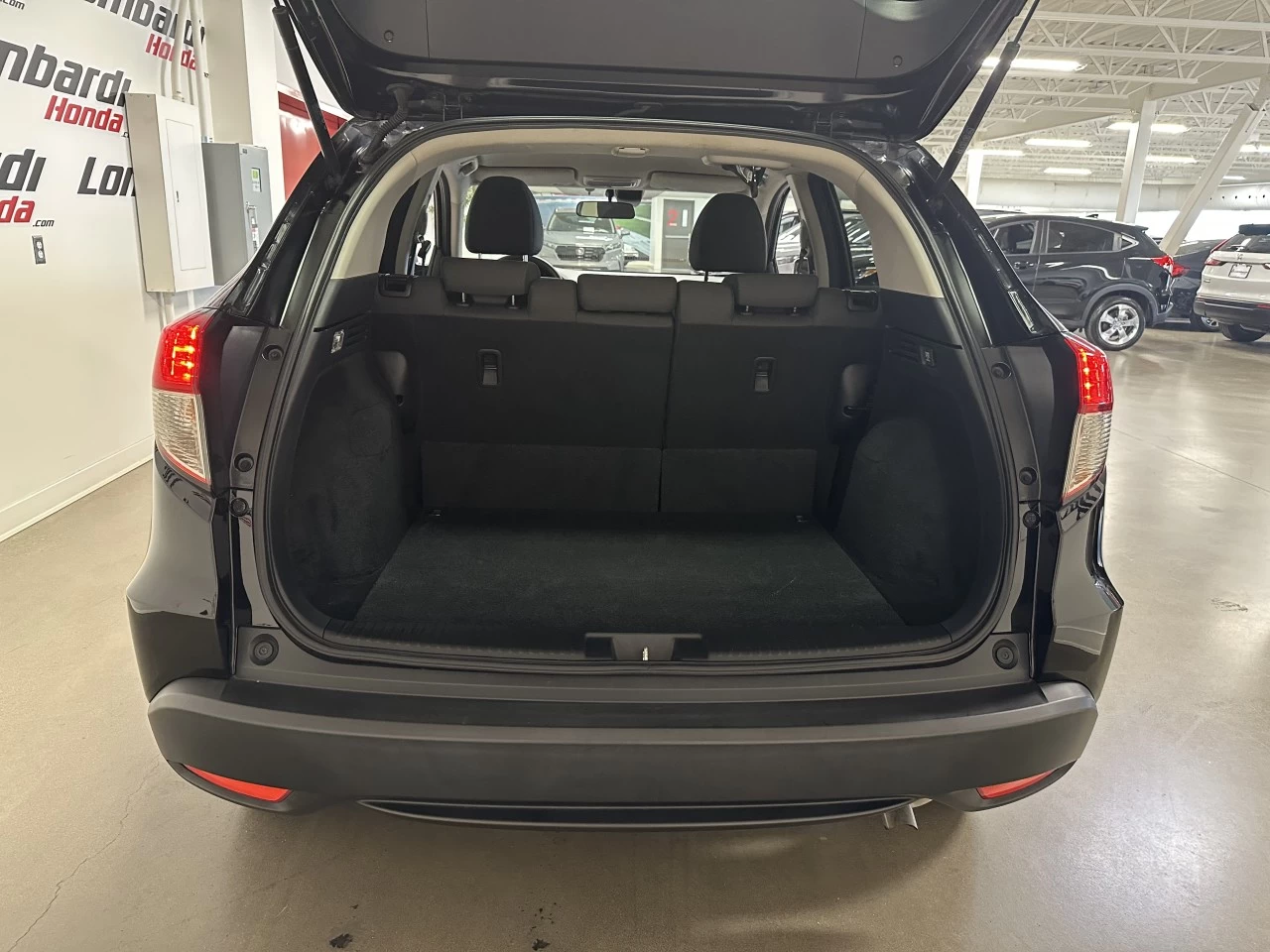 2022 Honda HR-V LX Main Image