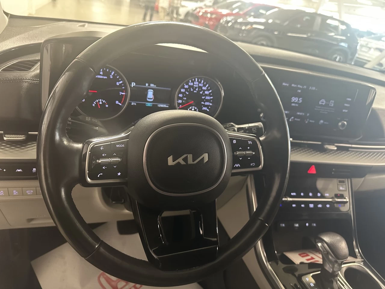 2024 Kia Carnival LX+ Main Image