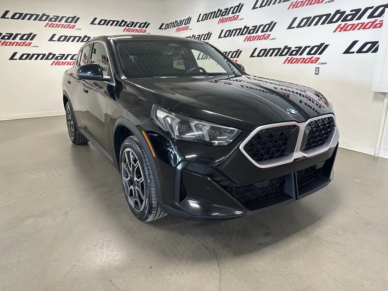 2025 BMW X2 xDrive28i Main Image