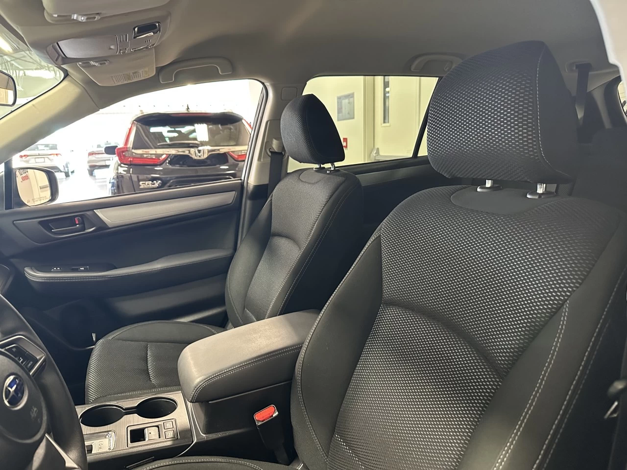 2018 Subaru Outback
                                                    2.5i Image principale