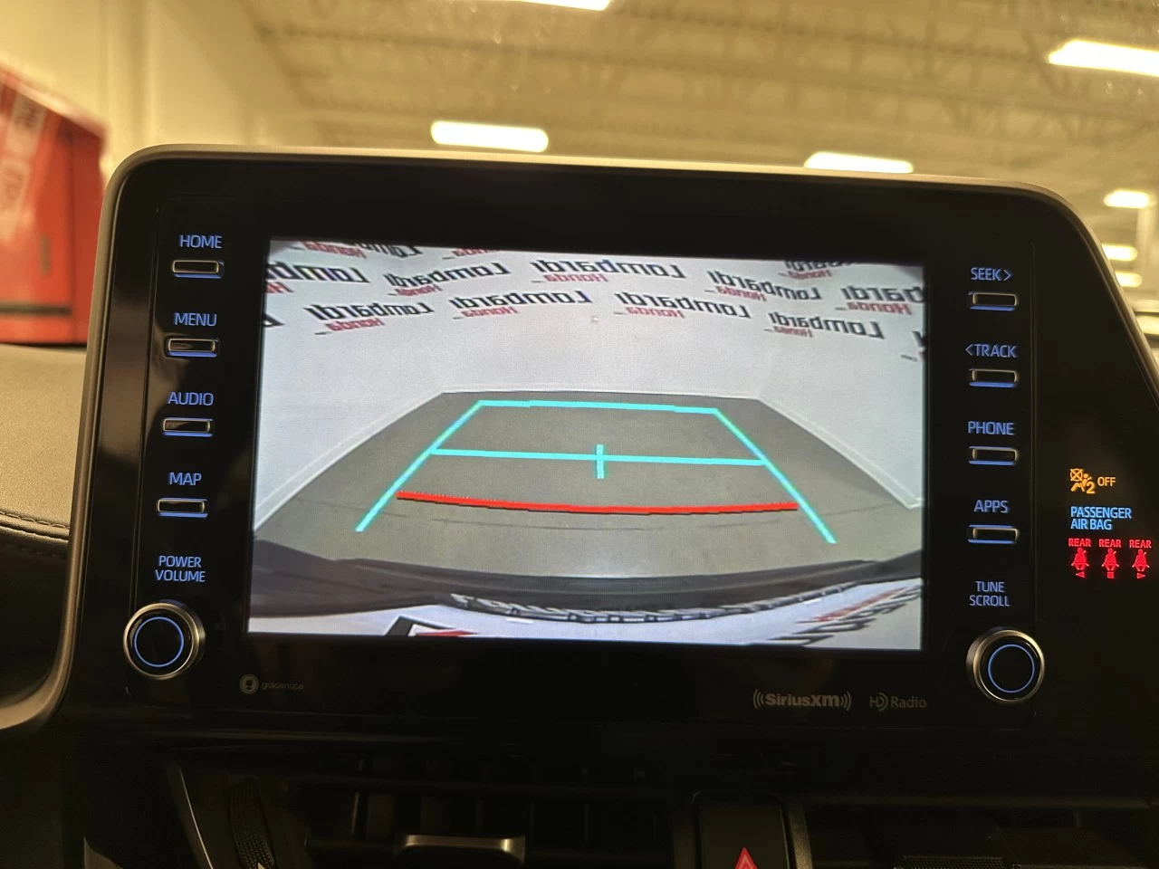 2020 Toyota C-HR XLE Image principale