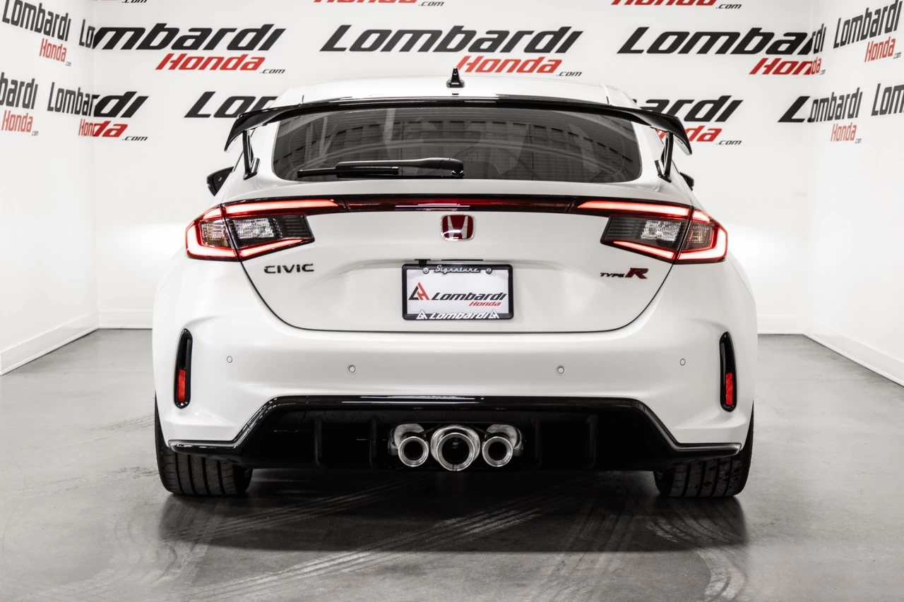 2023 Honda Civic TYPE R https://www.lombardihonda.com/resize/b990ff35b810a3abc0cc817b2ca24889-1