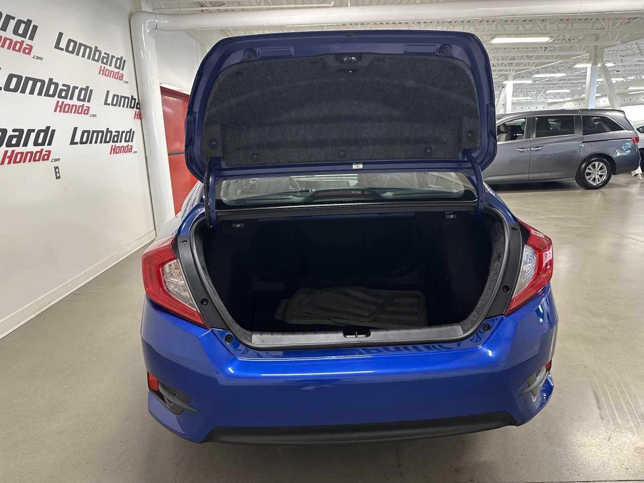 2018 Honda Civic
                                                    LX Image principale