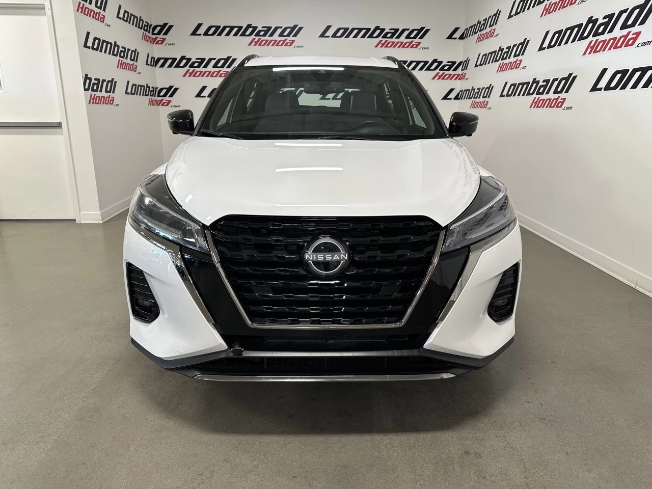 2023 Nissan Kicks SR https://www.lombardihonda.com/resize/b990ff35b810a3abc0cc817b2ca24889-1