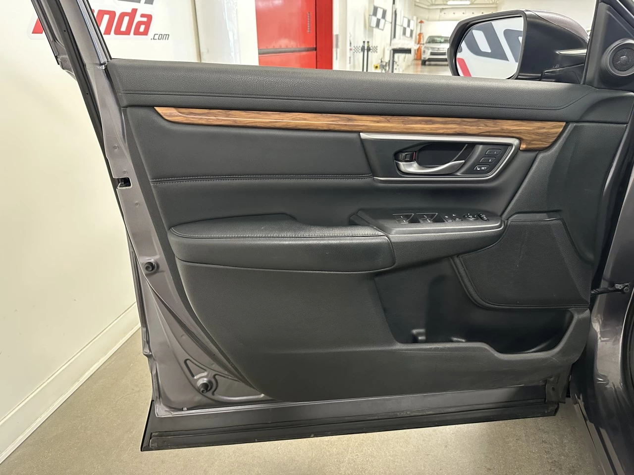 2019 Honda CR-V
                                                    EX-L Main Image
