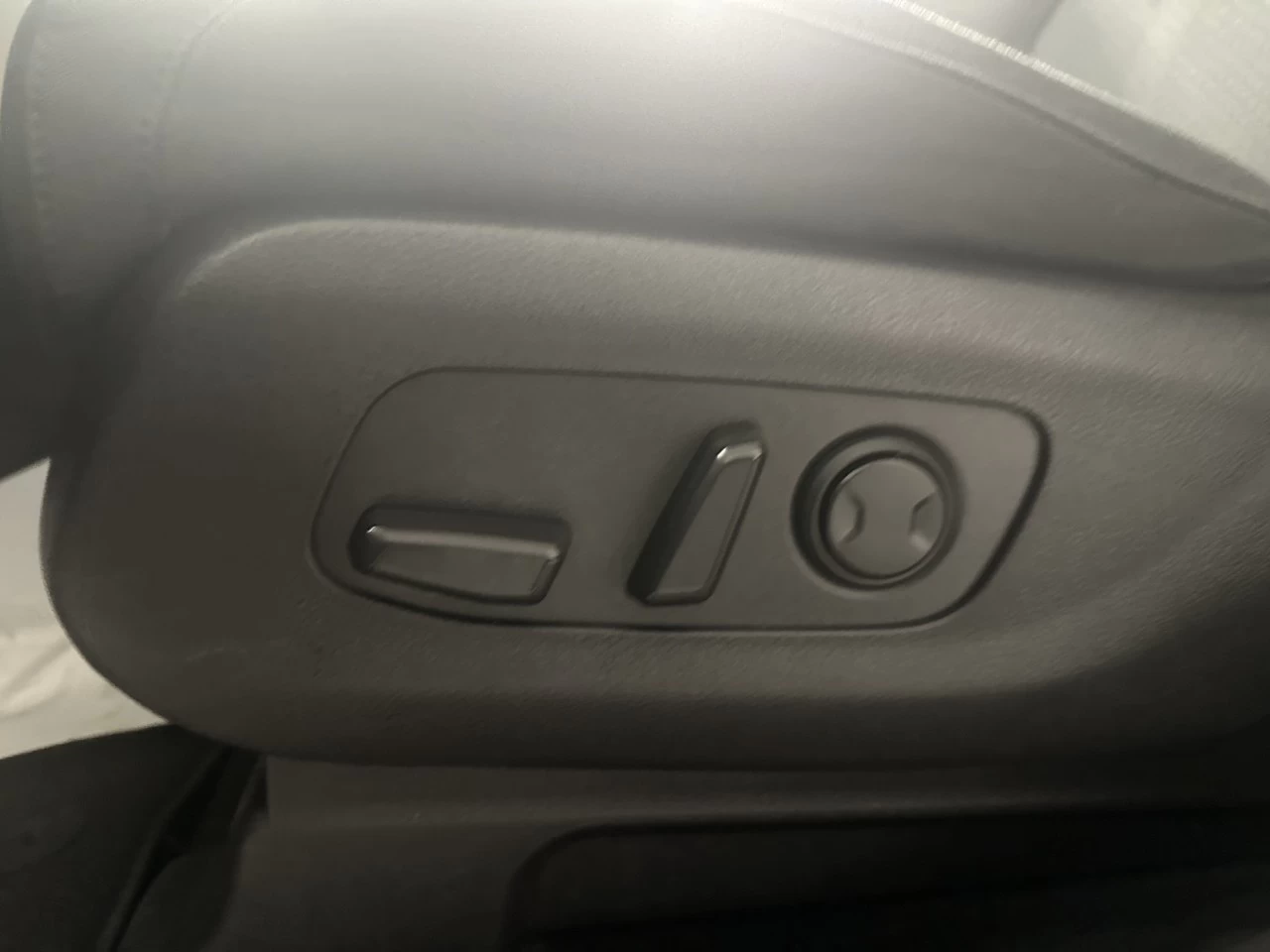2024 Kia Carnival LX+ Main Image