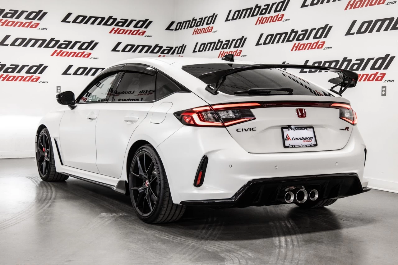 2023 Honda Civic TYPE R https://www.lombardihonda.com/resize/b990ff35b810a3abc0cc817b2ca24889-1
