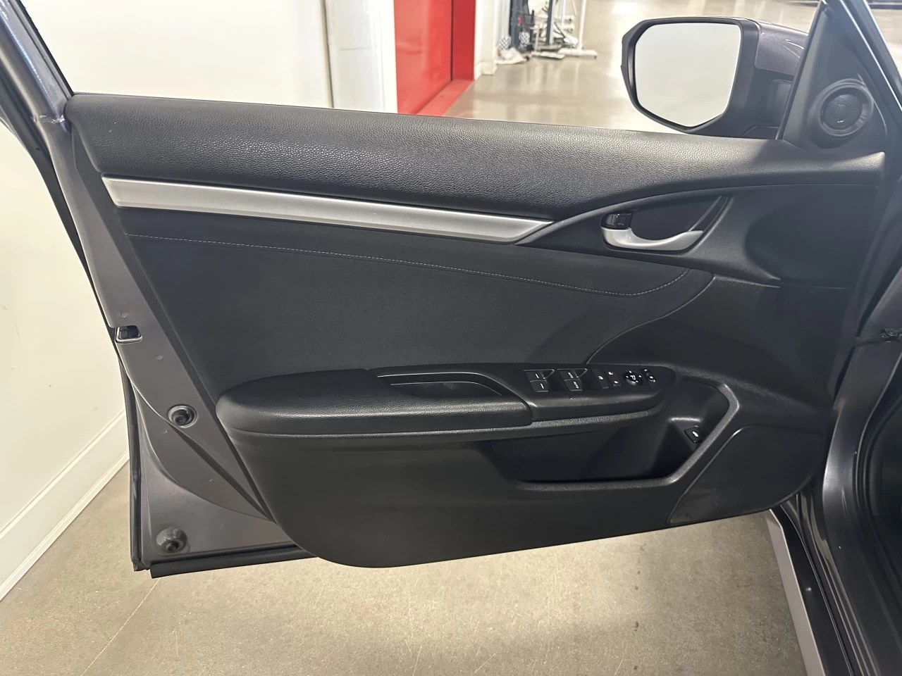 2019 Honda Civic
                                                    Sport Main Image