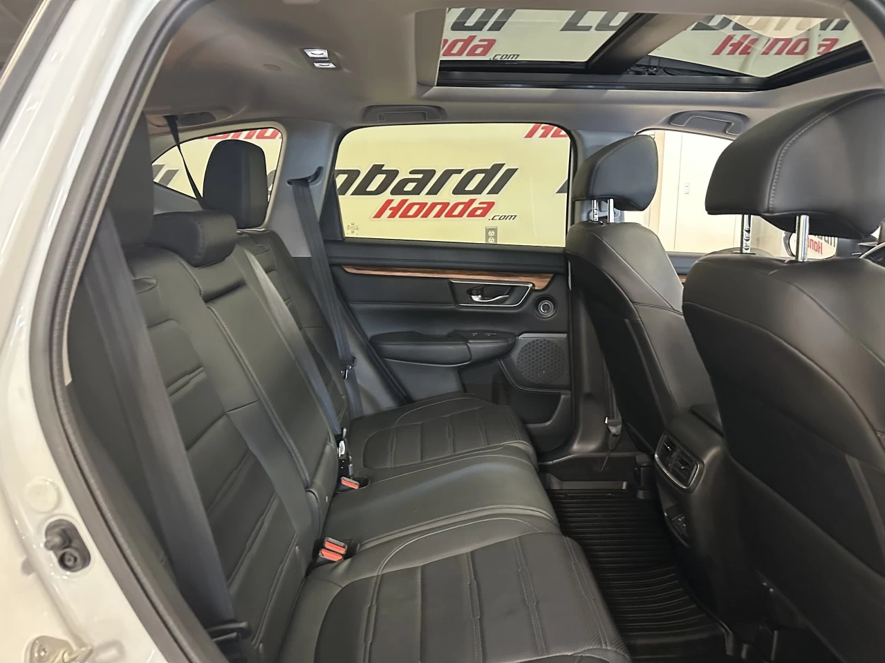 2019 Honda CR-V Touring Main Image