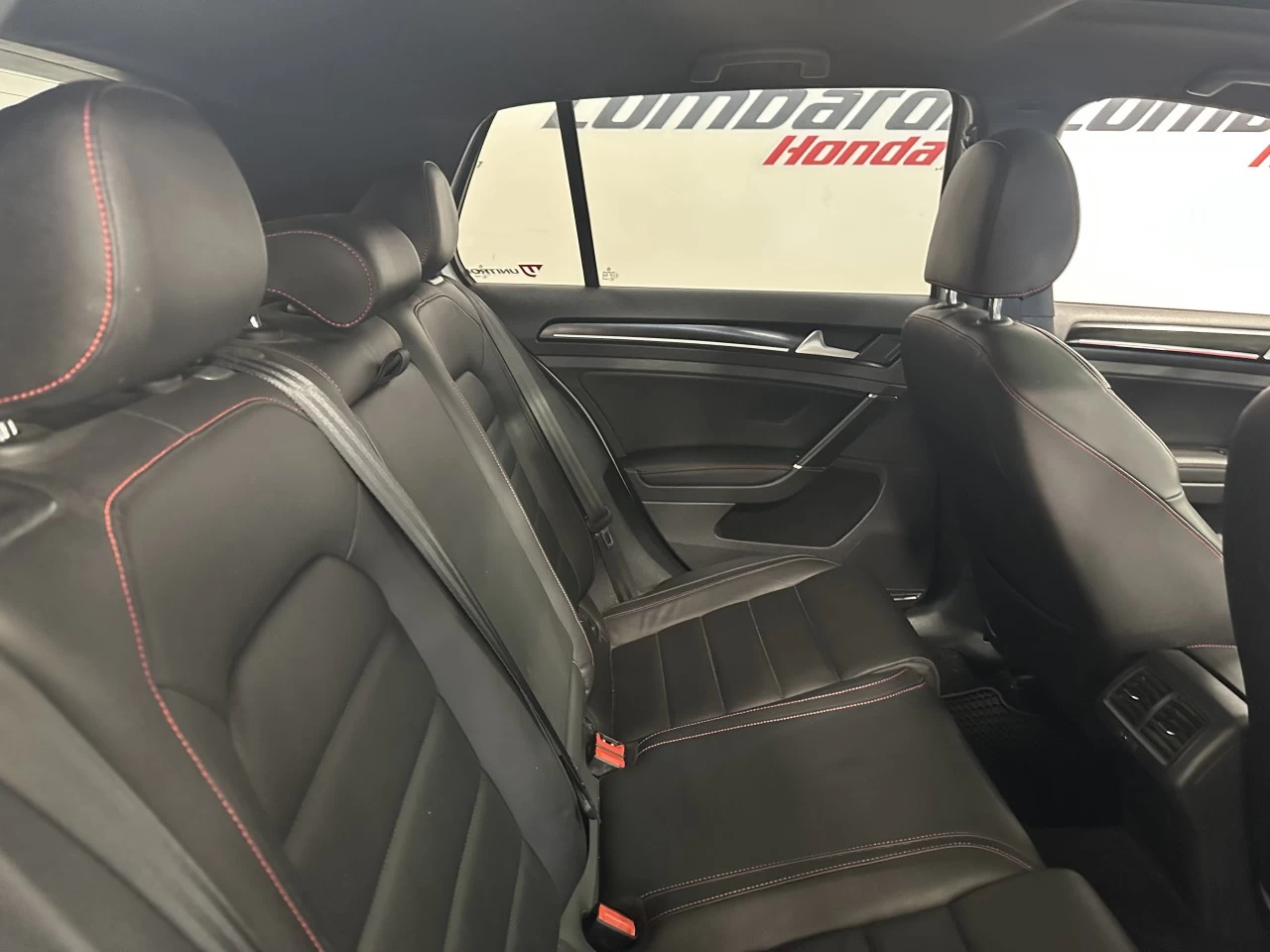 2016 Volkswagen Golf Autobahn Main Image