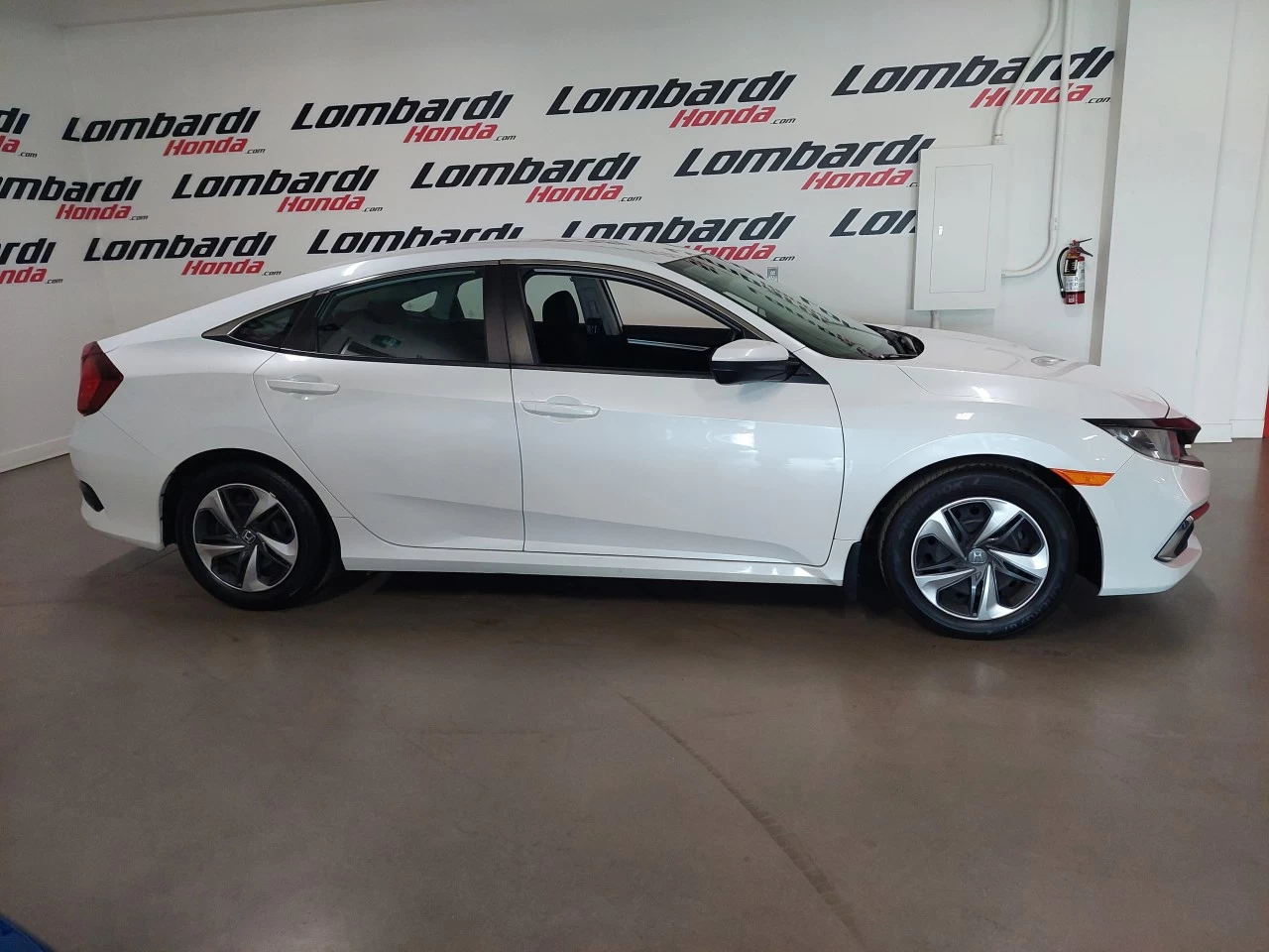 2020 Honda Civic
                                                    LX Main Image