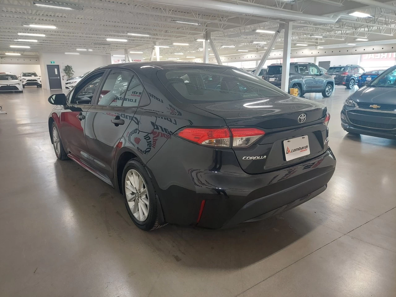 2021 Toyota Corolla
                                                    LE Image principale