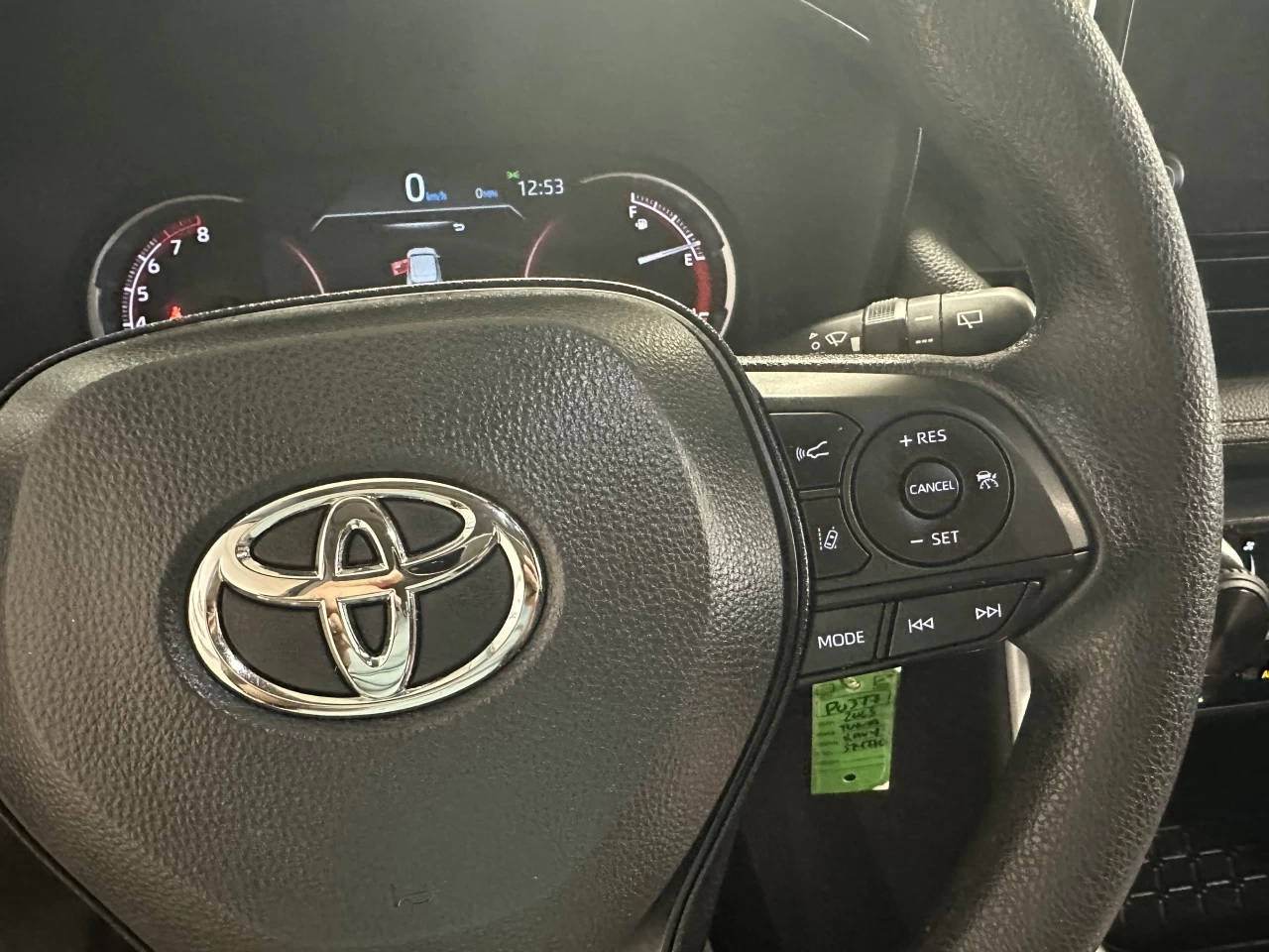 2023 Toyota RAV4
                                                    LE Image principale